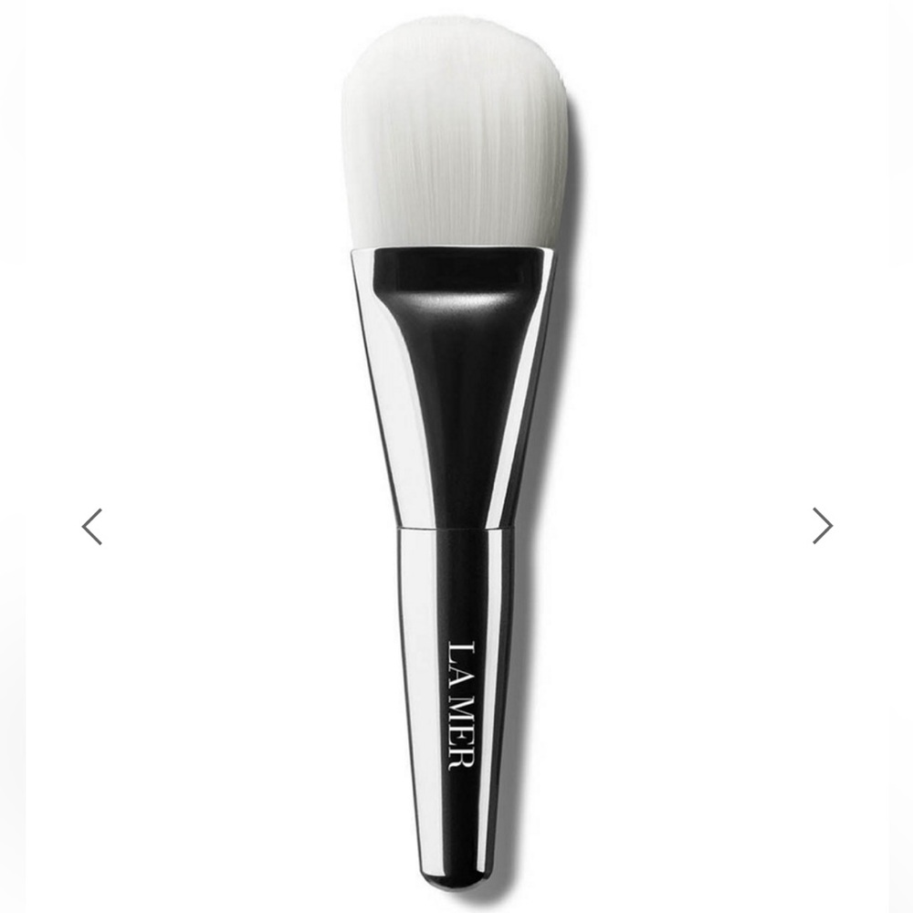 La Mer Silver and White Skincare Brush